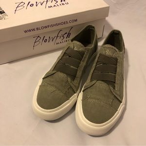 Blowfish military green sneakers ❤️ 10/11 is the last day item available